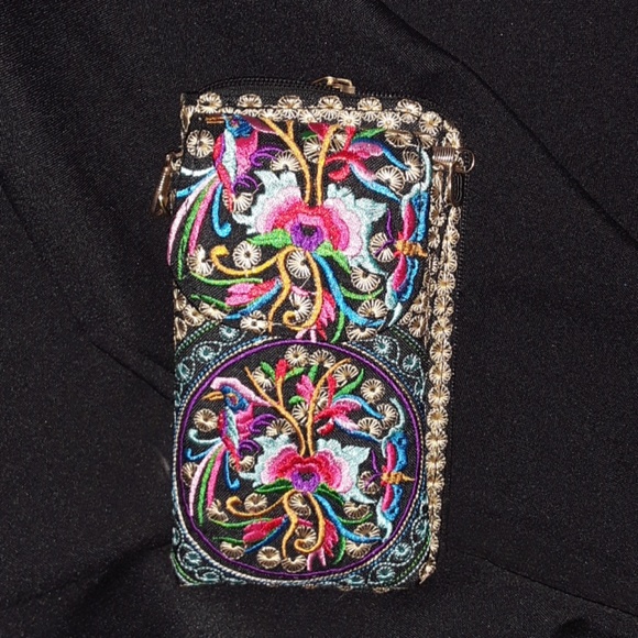 BOHEMIAN WALLET/WRISTLET - Picture 2 of 6